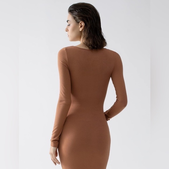 New Pumiey Maxi Dress - Picture 3 of 7